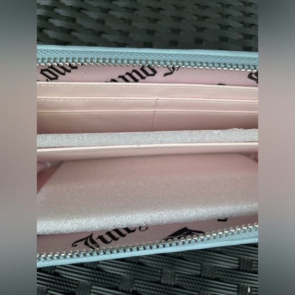 Juicy Couture Wallet,Sky Blue Quilted Wallet with Heart Charm,women’s Wallet. - Picture 3 of 16